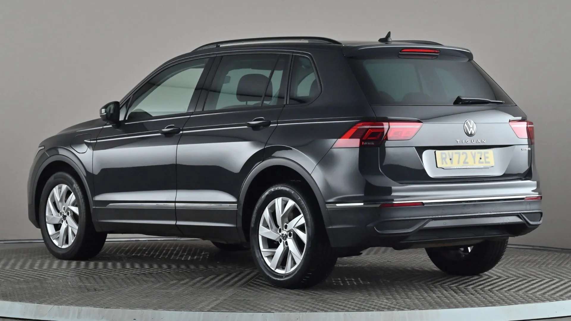 A 2022 VOLKSWAGEN TIGUAN 1.4 TSI eHybrid Life DSG A 2022 VOLKSWAGEN TIGUAN 1.4 TSI eHybrid Life DSG