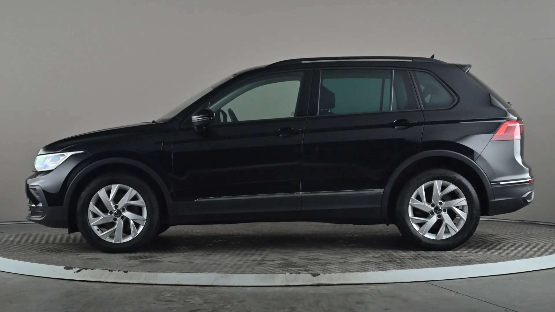 A 2023 VOLKSWAGEN TIGUAN 1.4 TSI eHybrid Life DSG A 2023 VOLKSWAGEN TIGUAN 1.4 TSI eHybrid Life DSG
