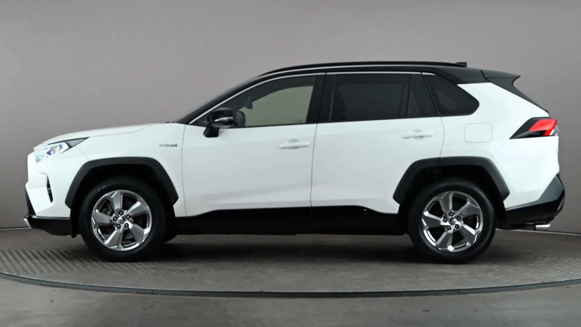 A 2021 TOYOTA RAV4 2.5 VVT-i Hybrid Dynamic CVT 2WD A 2021 TOYOTA RAV4 2.5 VVT-i Hybrid Dynamic CVT 2WD