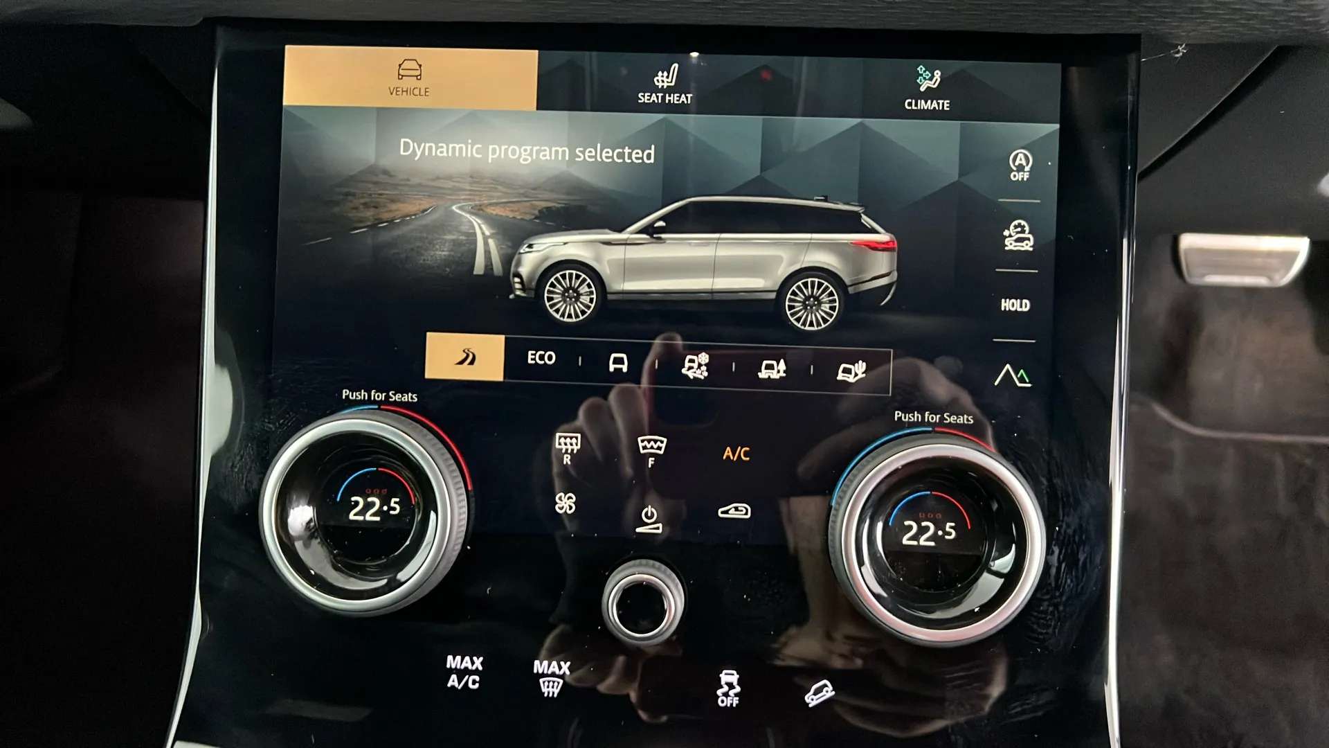 2022 LAND ROVER RANGE ROVER VELAR 2022 LAND ROVER RANGE ROVER VELAR