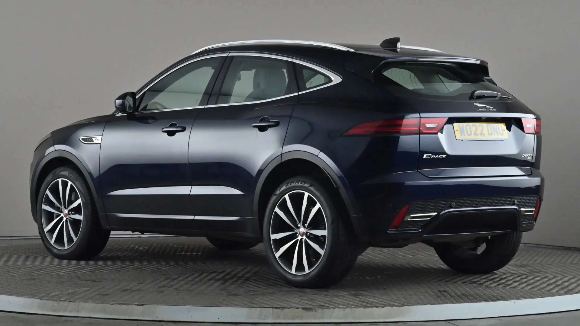 A 2022 JAGUAR E-PACE 2.0 D200 R-Dynamic SE Auto A 2022 JAGUAR E-PACE 2.0 D200 R-Dynamic SE Auto