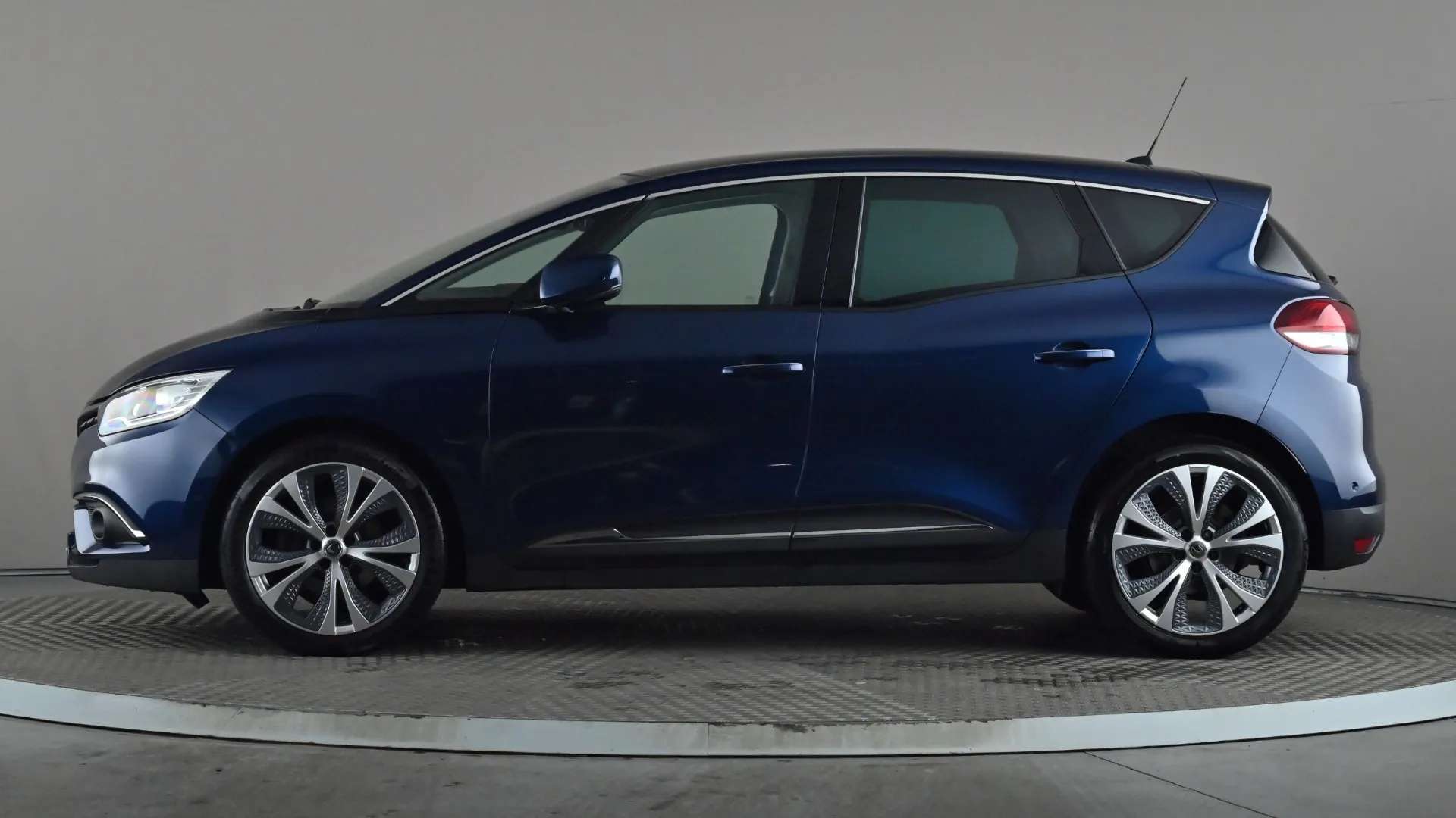 A 2018 RENAULT SCENIC 1.3 TCE 140 Dynamique S Nav A 2018 RENAULT SCENIC 1.3 TCE 140 Dynamique S Nav