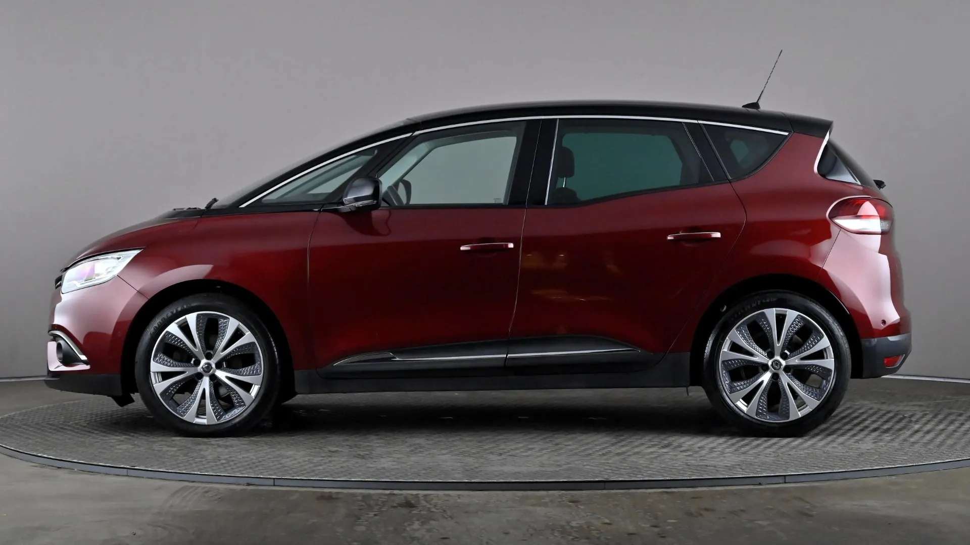 A 2017 RENAULT SCENIC 1.5 dCi Dynamique S Nav A 2017 RENAULT SCENIC 1.5 dCi Dynamique S Nav