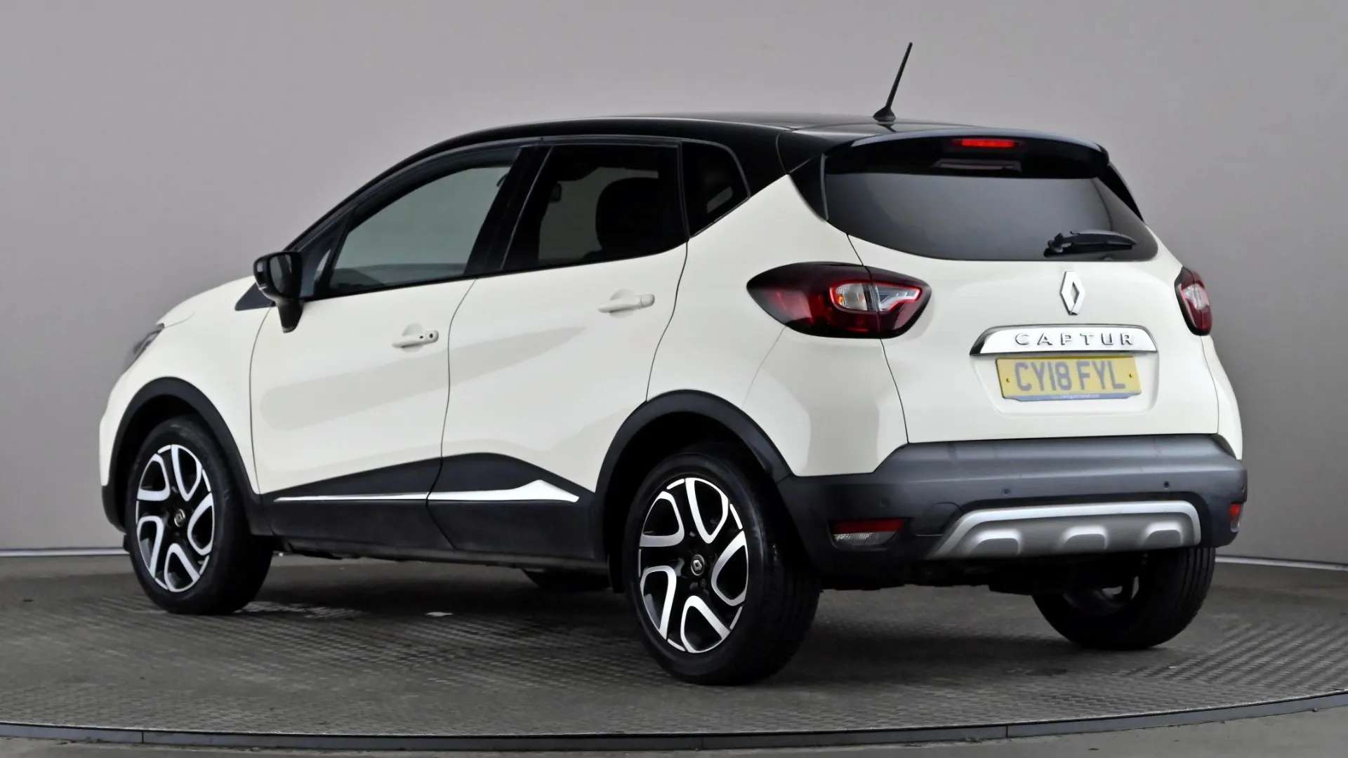 A 2018 RENAULT CAPTUR 1.2 TCE 120 Dynamique S Nav A 2018 RENAULT CAPTUR 1.2 TCE 120 Dynamique S Nav
