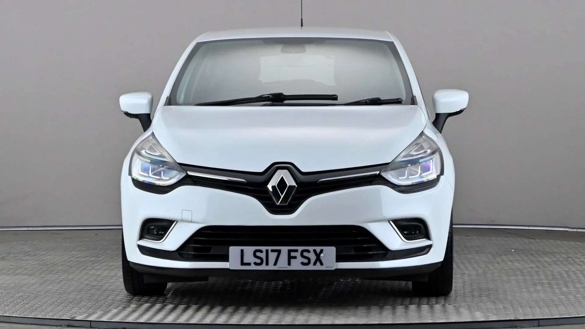 A 2017 RENAULT CLIO 0.9 TCE 90 Dynamique S Nav A 2017 RENAULT CLIO 0.9 TCE 90 Dynamique S Nav