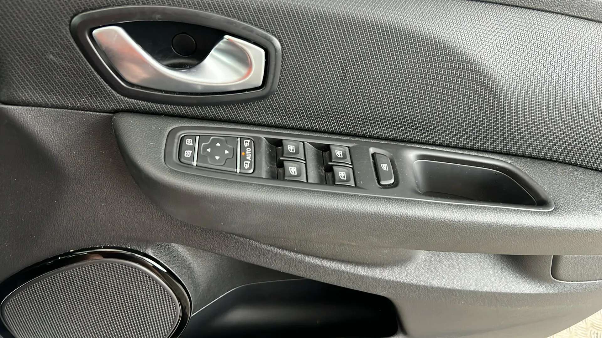 2017 RENAULT CLIO 2017 RENAULT CLIO