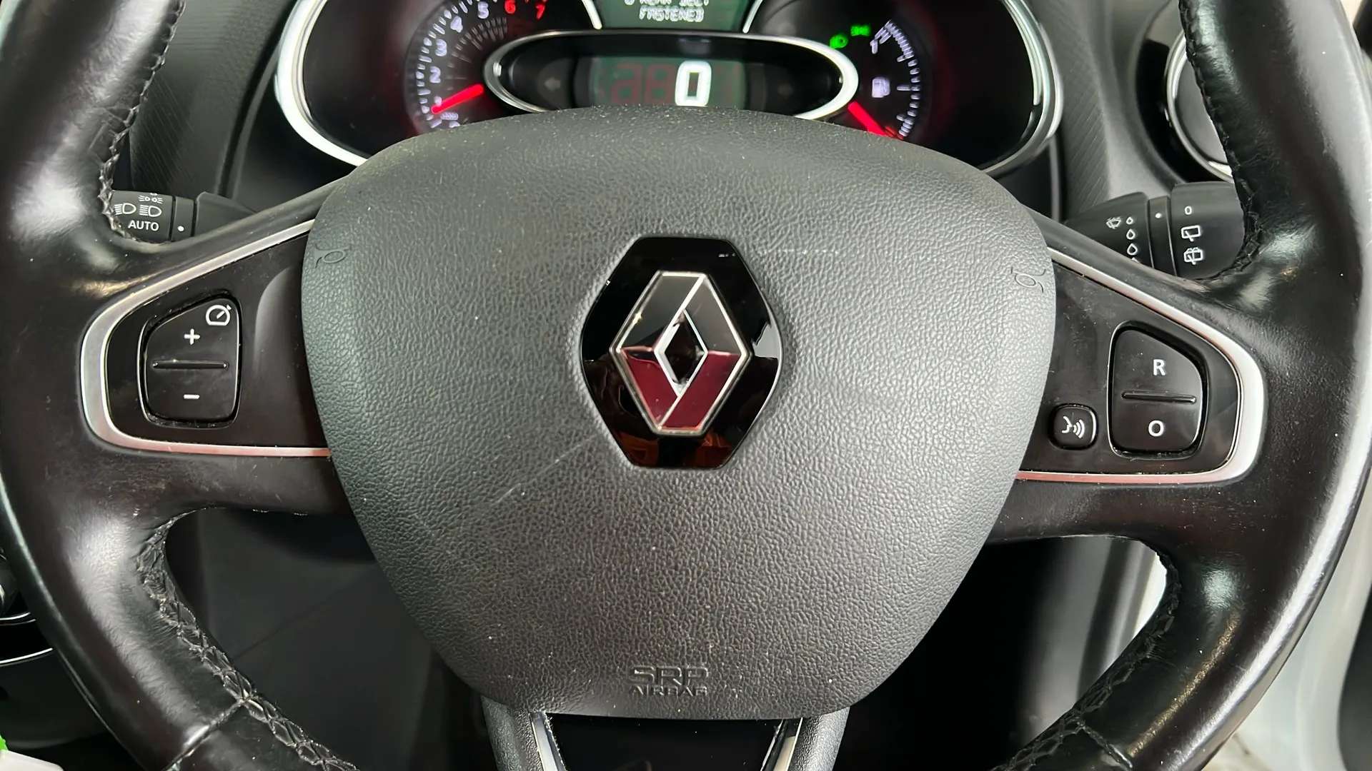 2017 RENAULT CLIO 2017 RENAULT CLIO