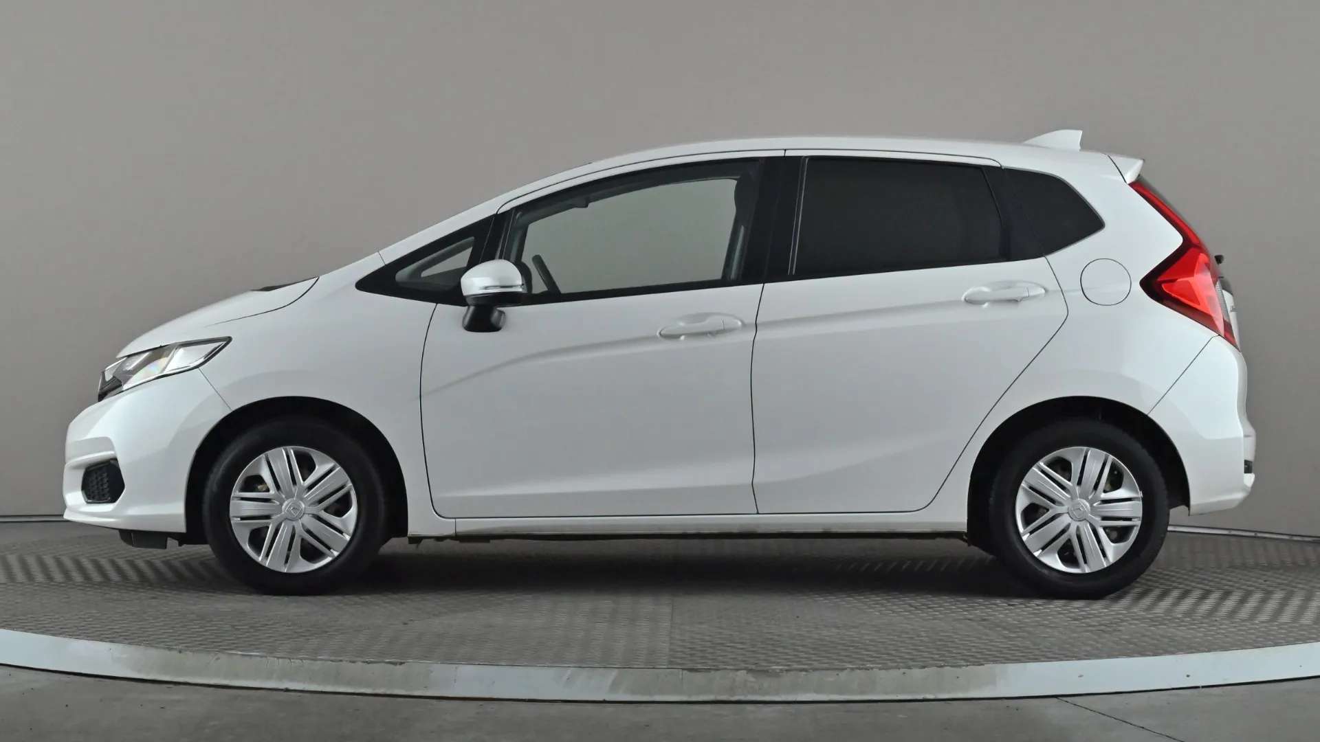 A 2019 HONDA JAZZ 1.3 i-VTEC S A 2019 HONDA JAZZ 1.3 i-VTEC S