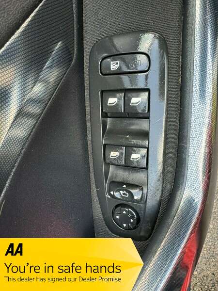 2015 PEUGEOT 2008 2015 PEUGEOT 2008