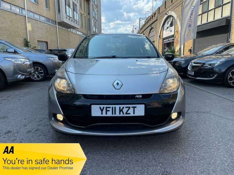 A 2011 RENAULT CLIO RENAULTSPORT A 2011 RENAULT CLIO RENAULTSPORT