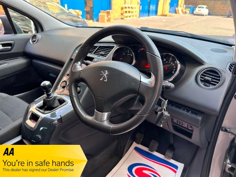 2016 PEUGEOT 5008 2016 PEUGEOT 5008