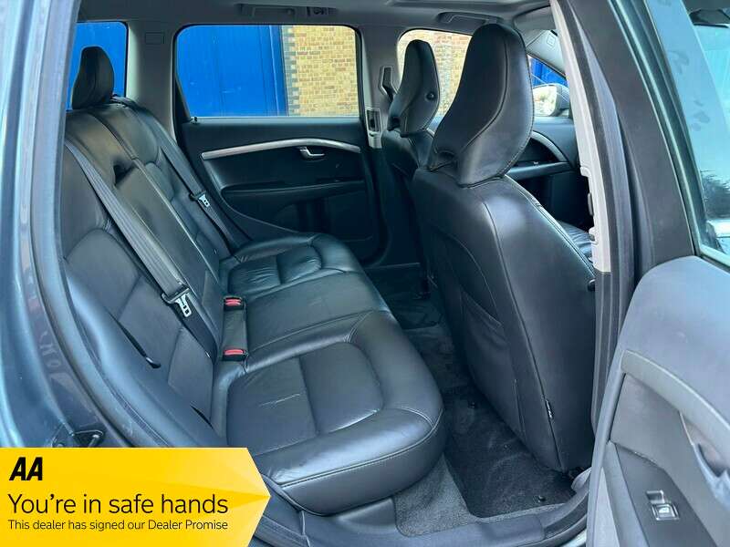 2009 VOLVO V70 2009 VOLVO V70