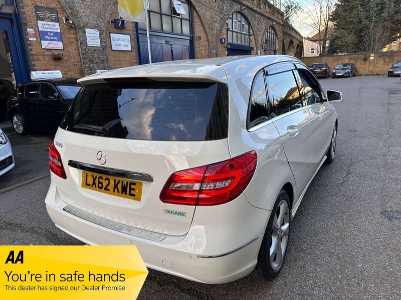 2012 MERCEDES-BENZ B180 BLUEEFFICIENCY SPORT AUTO 2012 MERCEDES-BENZ B180 BLUEEFFICIENCY SPORT AUTO