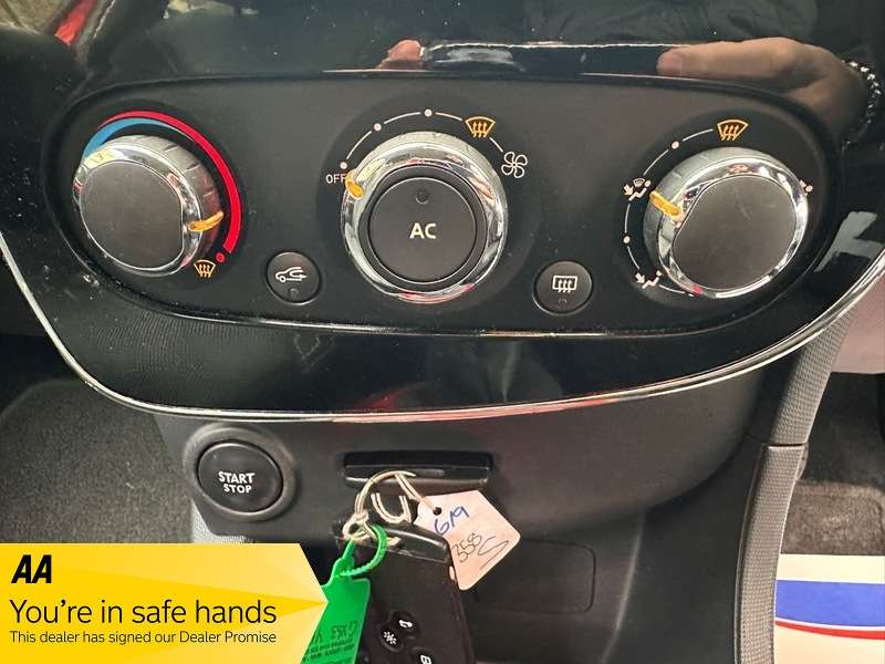 2013 RENAULT CLIO 2013 RENAULT CLIO