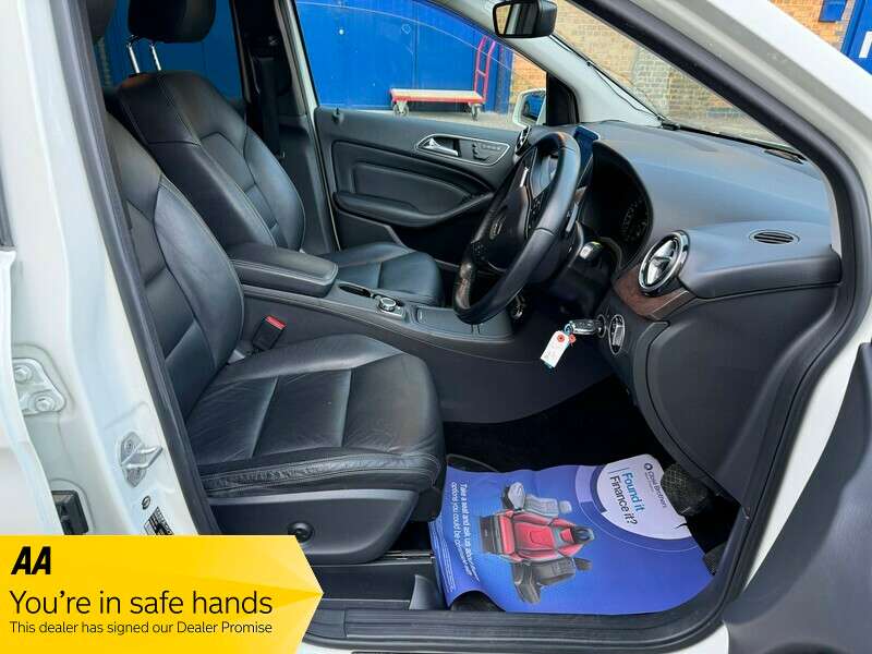 2012 MERCEDES-BENZ B180 BLUEEFFICIENCY SPORT AUTO 2012 MERCEDES-BENZ B180 BLUEEFFICIENCY SPORT AUTO