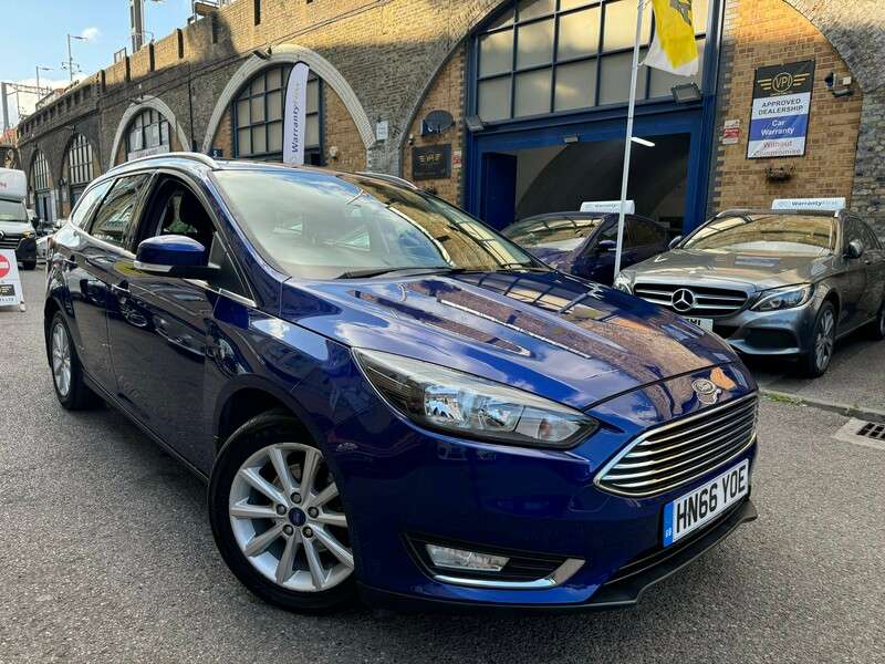 A 2016 FORD FOCUS TITANIUM A 2016 FORD FOCUS TITANIUM