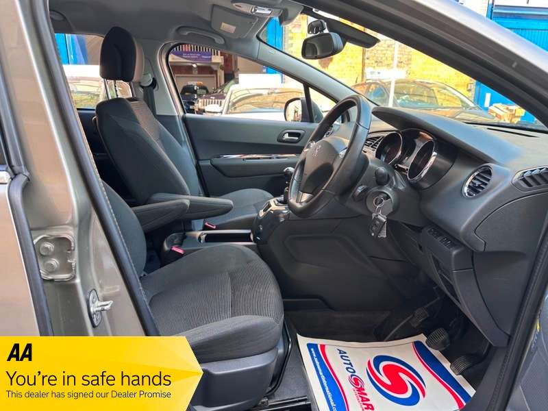 2016 PEUGEOT 5008 2016 PEUGEOT 5008