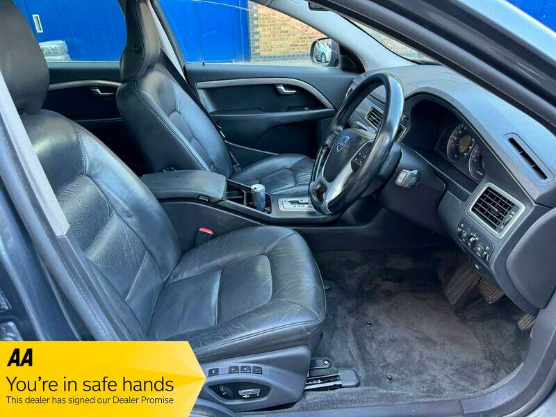 2009 VOLVO V70 2009 VOLVO V70