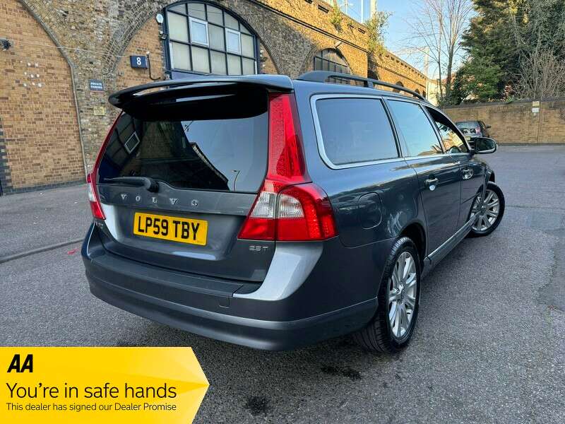 2009 VOLVO V70 2009 VOLVO V70