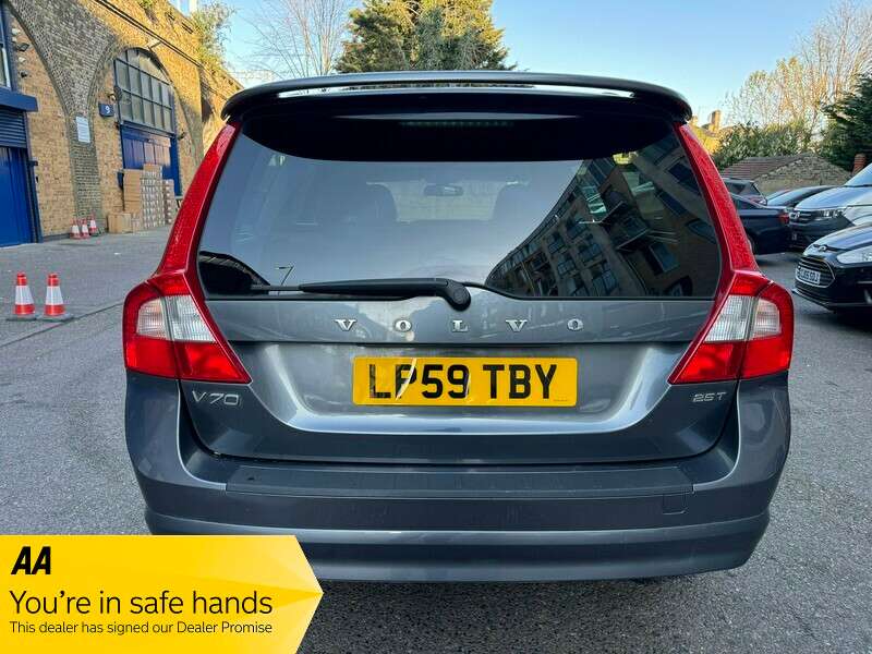 2009 VOLVO V70 2009 VOLVO V70