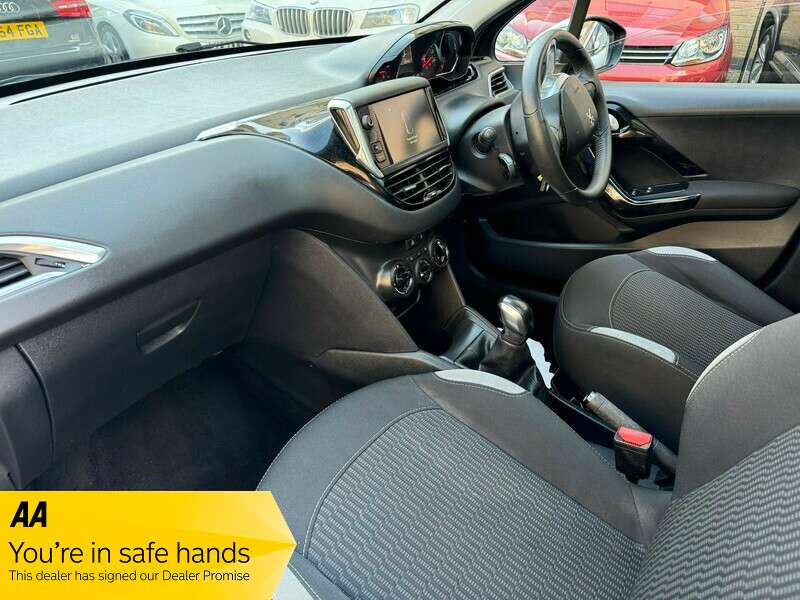 2015 PEUGEOT 208 2015 PEUGEOT 208