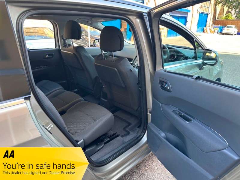 2016 PEUGEOT 5008 2016 PEUGEOT 5008