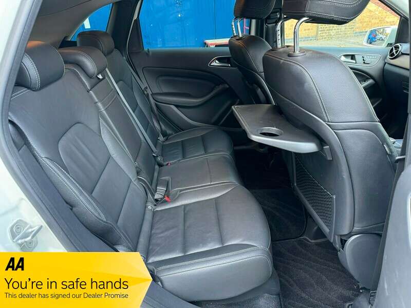 2012 MERCEDES-BENZ B180 BLUEEFFICIENCY SPORT AUTO 2012 MERCEDES-BENZ B180 BLUEEFFICIENCY SPORT AUTO