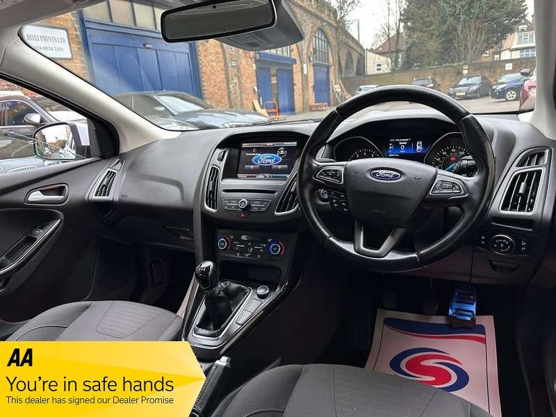 A 2016 FORD FOCUS TITANIUM A 2016 FORD FOCUS TITANIUM