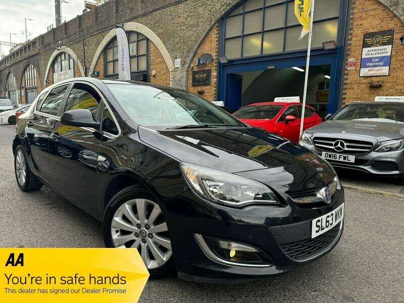 A 2014 VAUXHALL ASTRA ELITE A 2014 VAUXHALL ASTRA ELITE