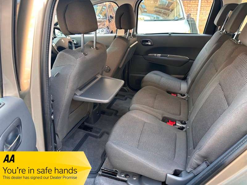 2016 PEUGEOT 5008 2016 PEUGEOT 5008