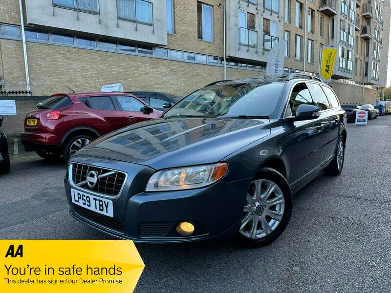 2009 VOLVO V70 2009 VOLVO V70