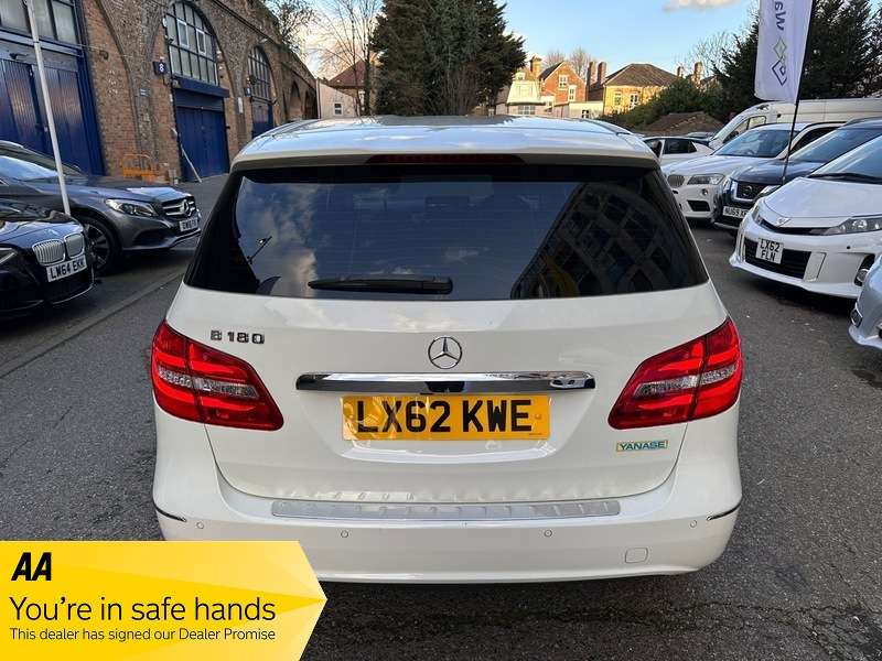 2012 MERCEDES-BENZ B180 BLUEEFFICIENCY SPORT AUTO 2012 MERCEDES-BENZ B180 BLUEEFFICIENCY SPORT AUTO