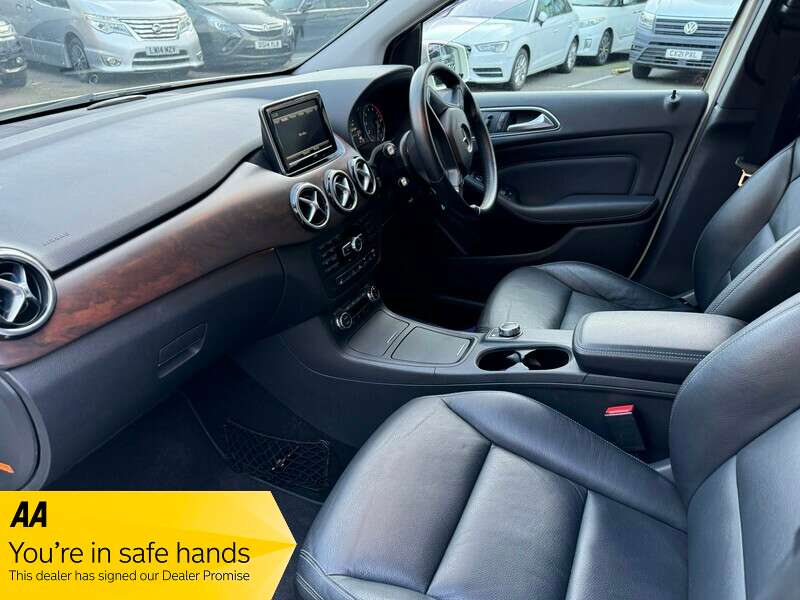 2012 MERCEDES-BENZ B180 BLUEEFFICIENCY SPORT AUTO 2012 MERCEDES-BENZ B180 BLUEEFFICIENCY SPORT AUTO