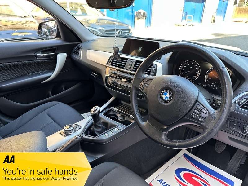 A 2017 BMW 1 SERIES 116d SE A 2017 BMW 1 SERIES 116d SE