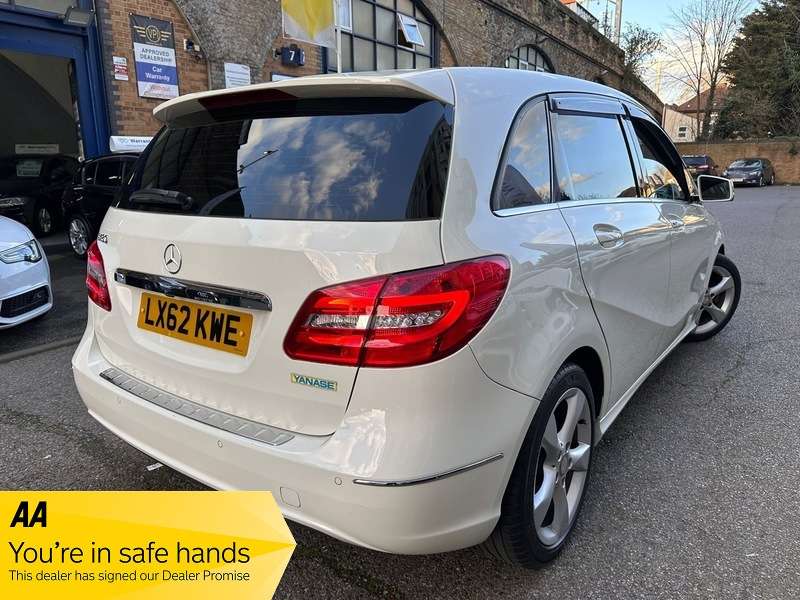 2012 MERCEDES-BENZ B180 BLUEEFFICIENCY SPORT AUTO 2012 MERCEDES-BENZ B180 BLUEEFFICIENCY SPORT AUTO