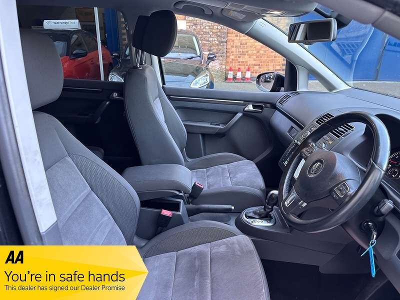 A 2013 VOLKSWAGEN TOURAN 1.4 SE AUTO A 2013 VOLKSWAGEN TOURAN 1.4 SE AUTO