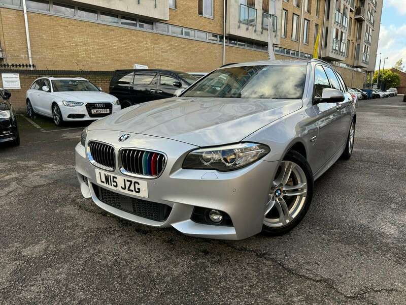 A 2015 BMW 520 TOURING A 2015 BMW 520 TOURING