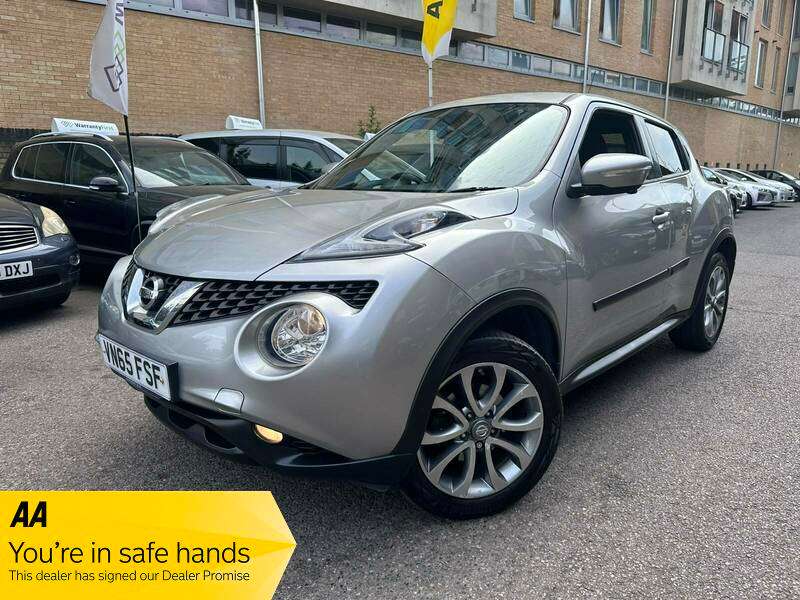 A 2015 NISSAN JUKE TEKNA DIG-T A 2015 NISSAN JUKE TEKNA DIG-T