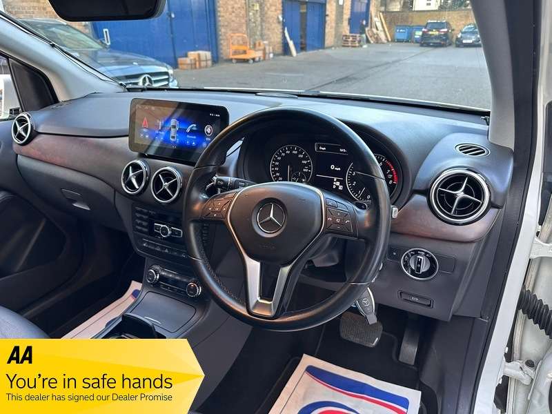 2012 MERCEDES-BENZ B180 BLUEEFFICIENCY SPORT AUTO 2012 MERCEDES-BENZ B180 BLUEEFFICIENCY SPORT AUTO