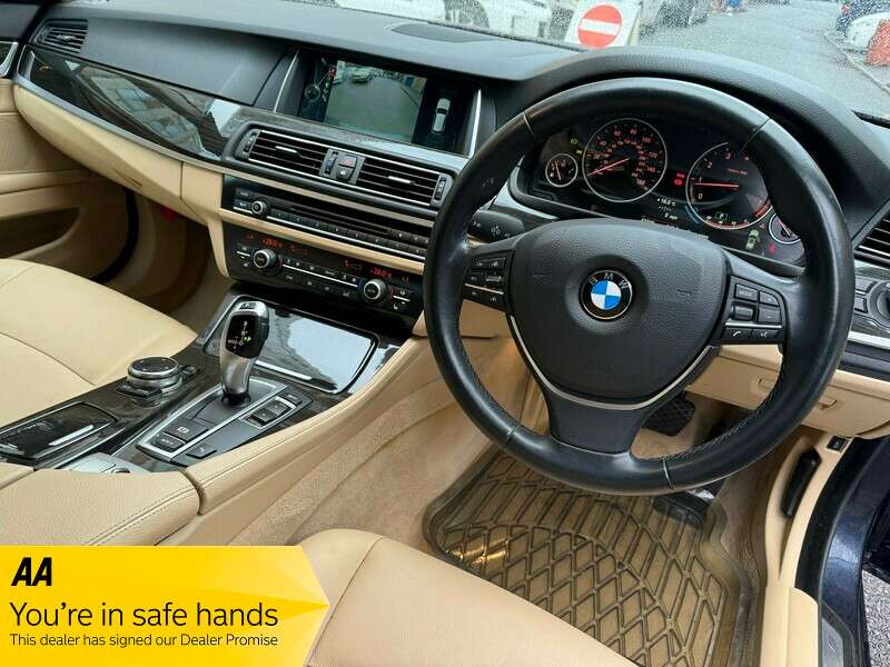 A 2014 BMW 5 SERIES 520i TOURING SE AUTO PETROL A 2014 BMW 5 SERIES 520i TOURING SE AUTO PETROL