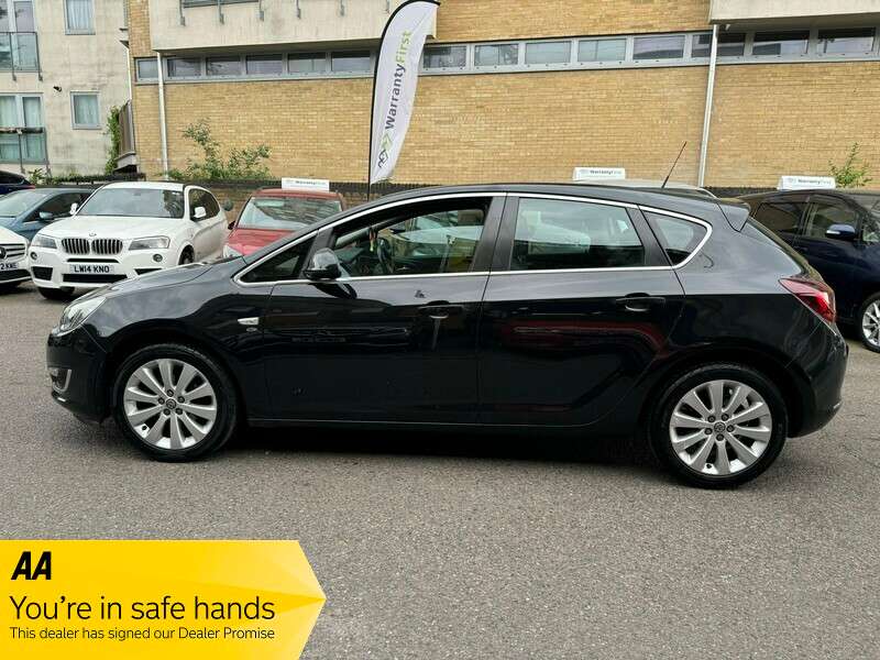 A 2014 VAUXHALL ASTRA ELITE A 2014 VAUXHALL ASTRA ELITE