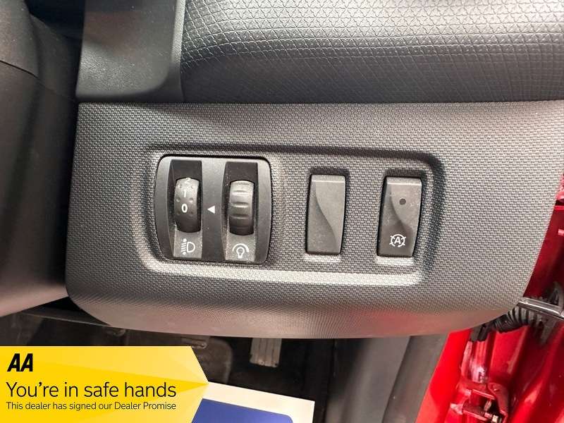 2013 RENAULT CLIO 2013 RENAULT CLIO