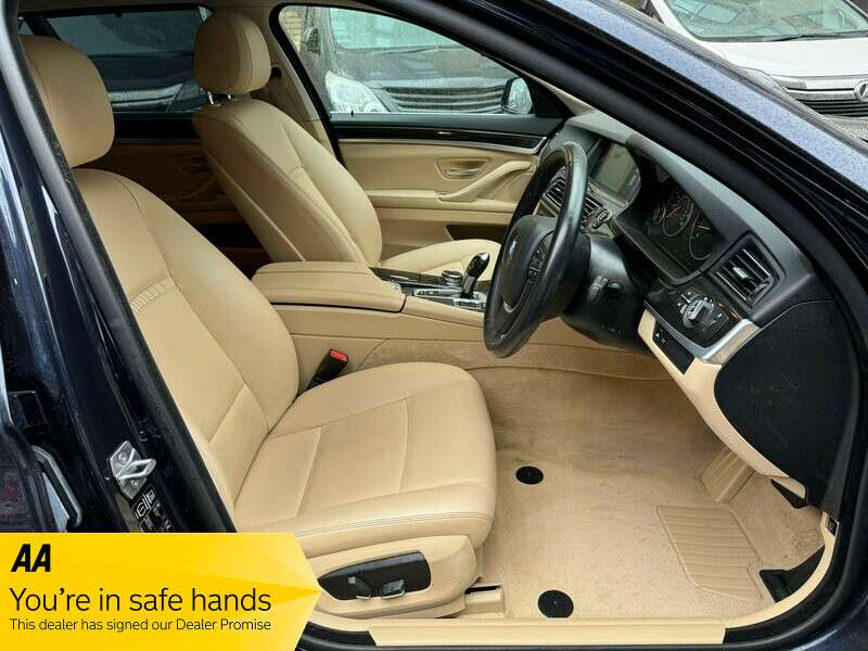 A 2014 BMW 5 SERIES 520i TOURING SE AUTO PETROL A 2014 BMW 5 SERIES 520i TOURING SE AUTO PETROL