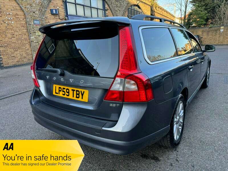 2009 VOLVO V70 2009 VOLVO V70