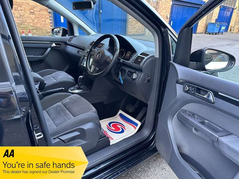 A 2013 VOLKSWAGEN TOURAN 1.4 SE AUTO A 2013 VOLKSWAGEN TOURAN 1.4 SE AUTO