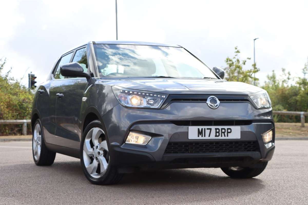 Check out this Ssangyong Tivoli 2015 Petrol Manual