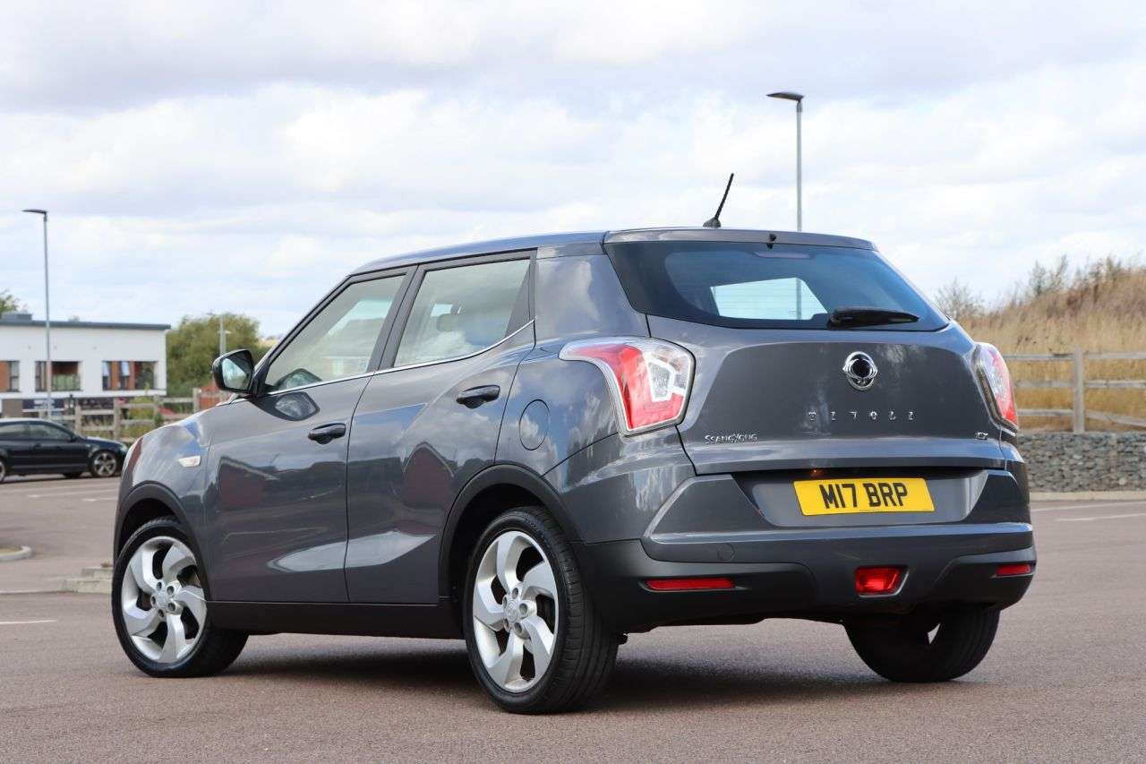 2015 SSANGYONG TIVOLI 2015 SSANGYONG TIVOLI