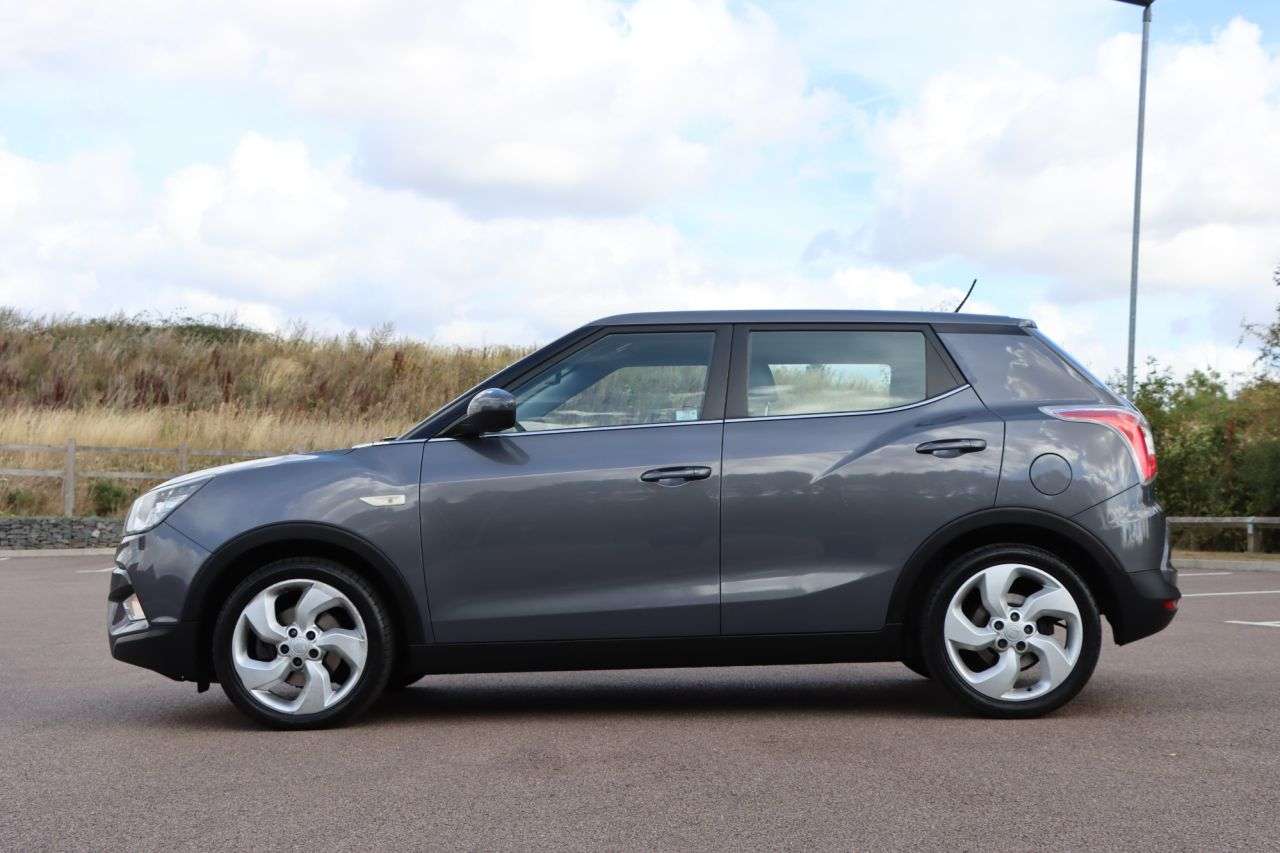2015 SSANGYONG TIVOLI 2015 SSANGYONG TIVOLI