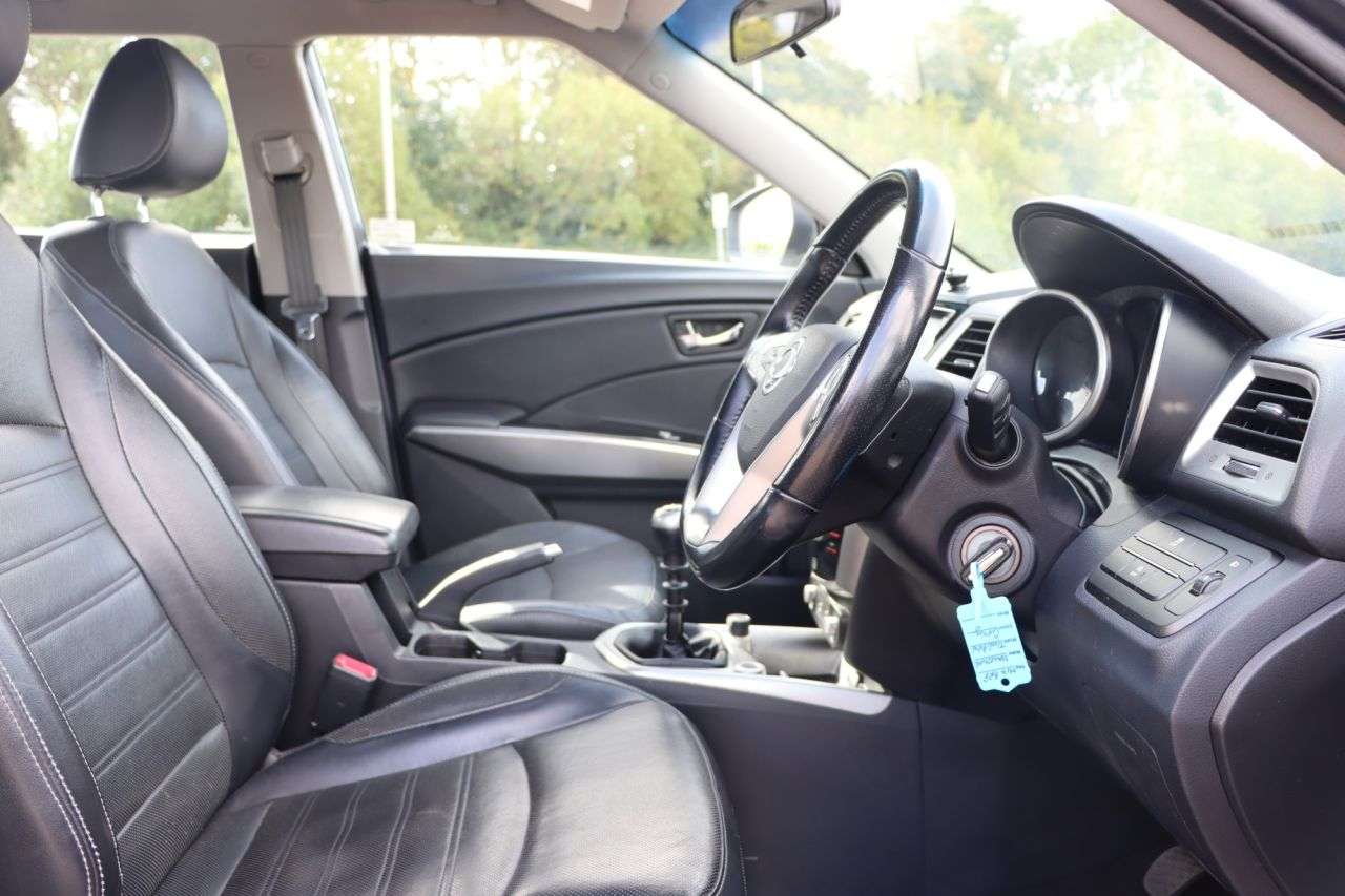 2015 SSANGYONG TIVOLI 2015 SSANGYONG TIVOLI