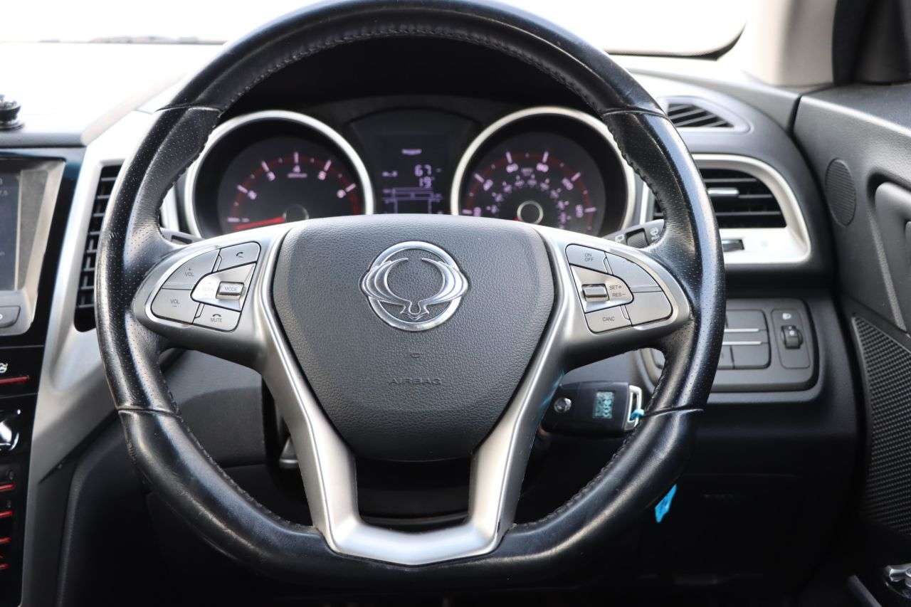 2015 SSANGYONG TIVOLI 2015 SSANGYONG TIVOLI